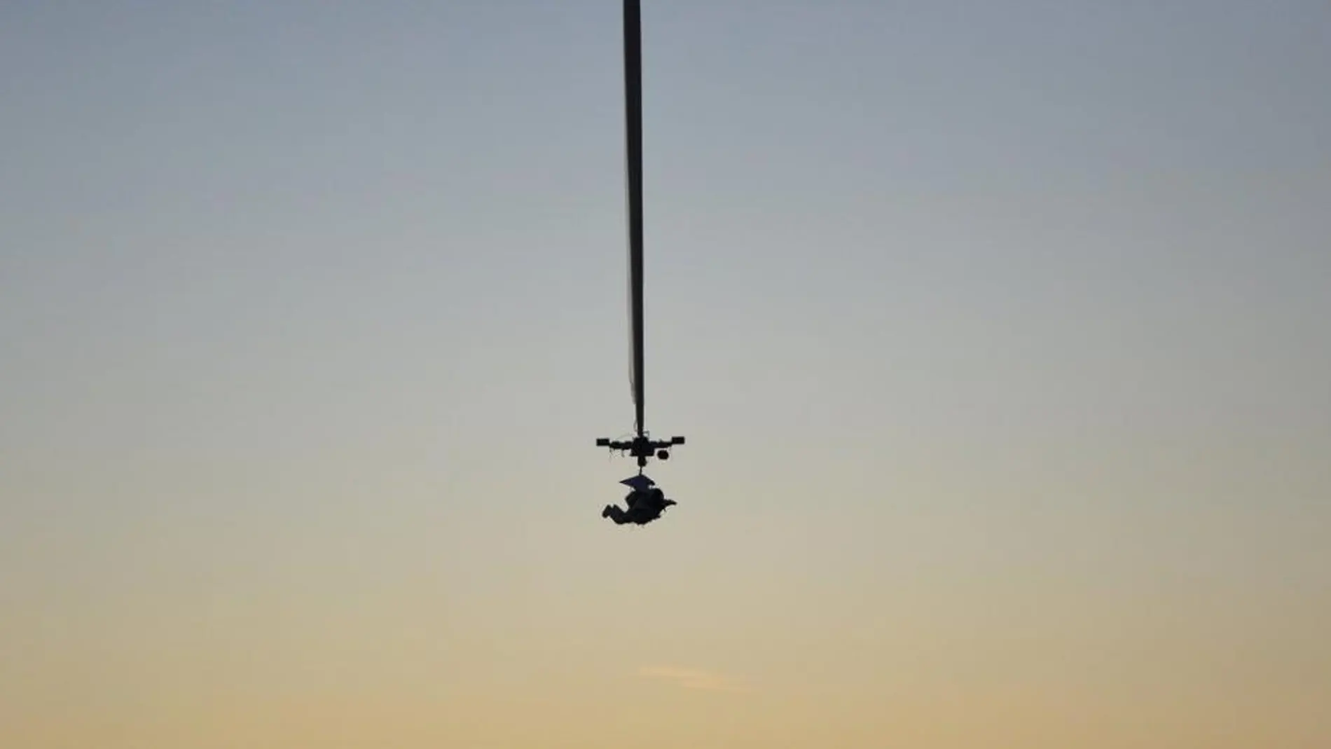 Un directivo de Google bate el récord de Baumgartner con un salto de 41 km