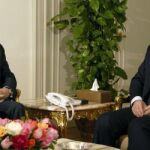 José Manuel García-Margallo conversa con el presidente de Egipto, Abdelfatah al Sisi, durante la reunión mantenida hoy en El Cairo.
