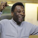 El astro brasileño Pelé lleva ingresado diez días