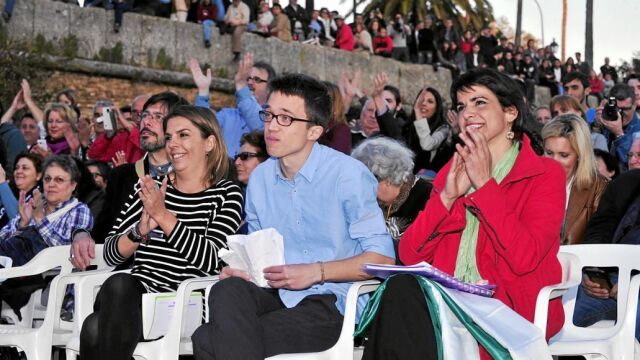 Íñigo Errejón junto a Teresa Rodríguez en un acto de partido en 2019