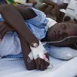 Una niña enferma de cólera en Haití