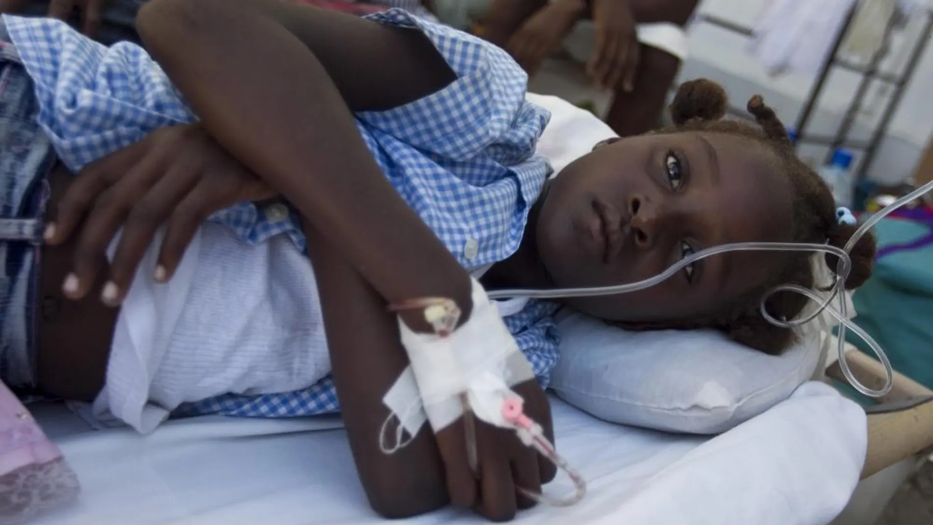 Una niña enferma de cólera en Haití