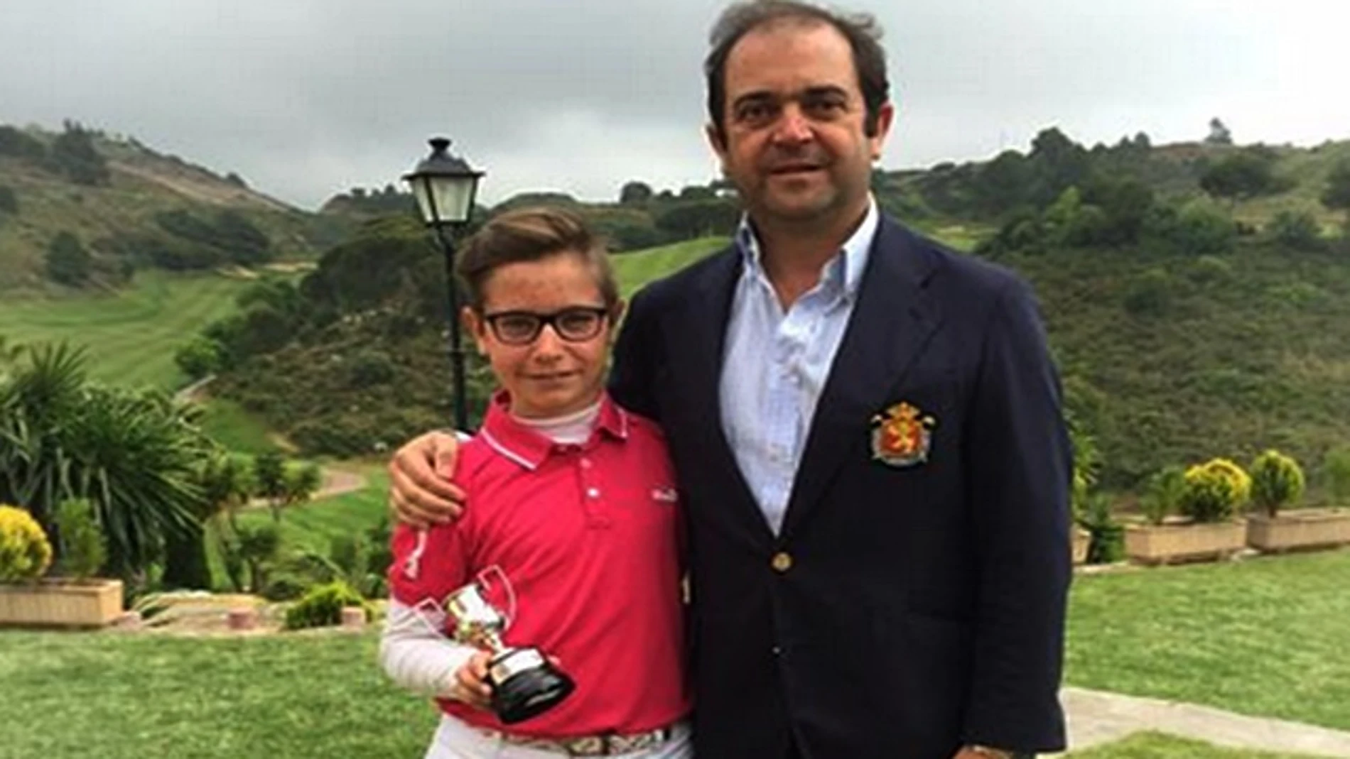 Thomas Artigas, con el trofeo