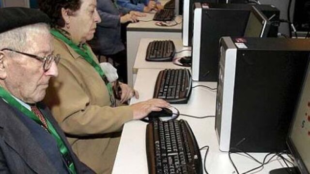 El CSIC crea una herramienta on-line para que los ancianos se informen sobre residencias y teleasistencia a domicilio