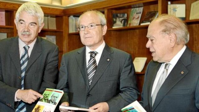 Maragall, Montilla y Pujol, ayer, durante la presentación de un libro sobre presidentes de la Generalitat