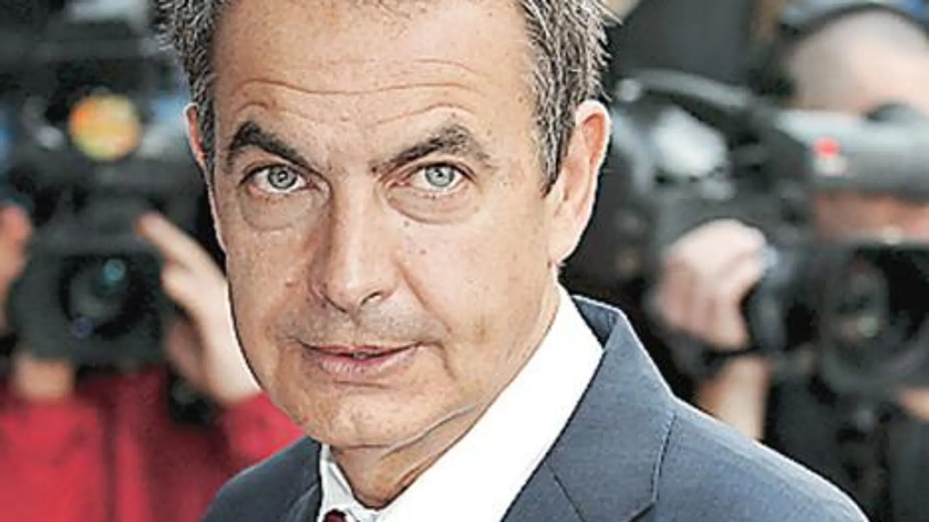La renuncia de la CEOE ante Zapatero a abaratar el despido acelera el diálogo