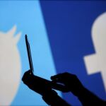 Facebook y Twitter, dominan las redes en España.