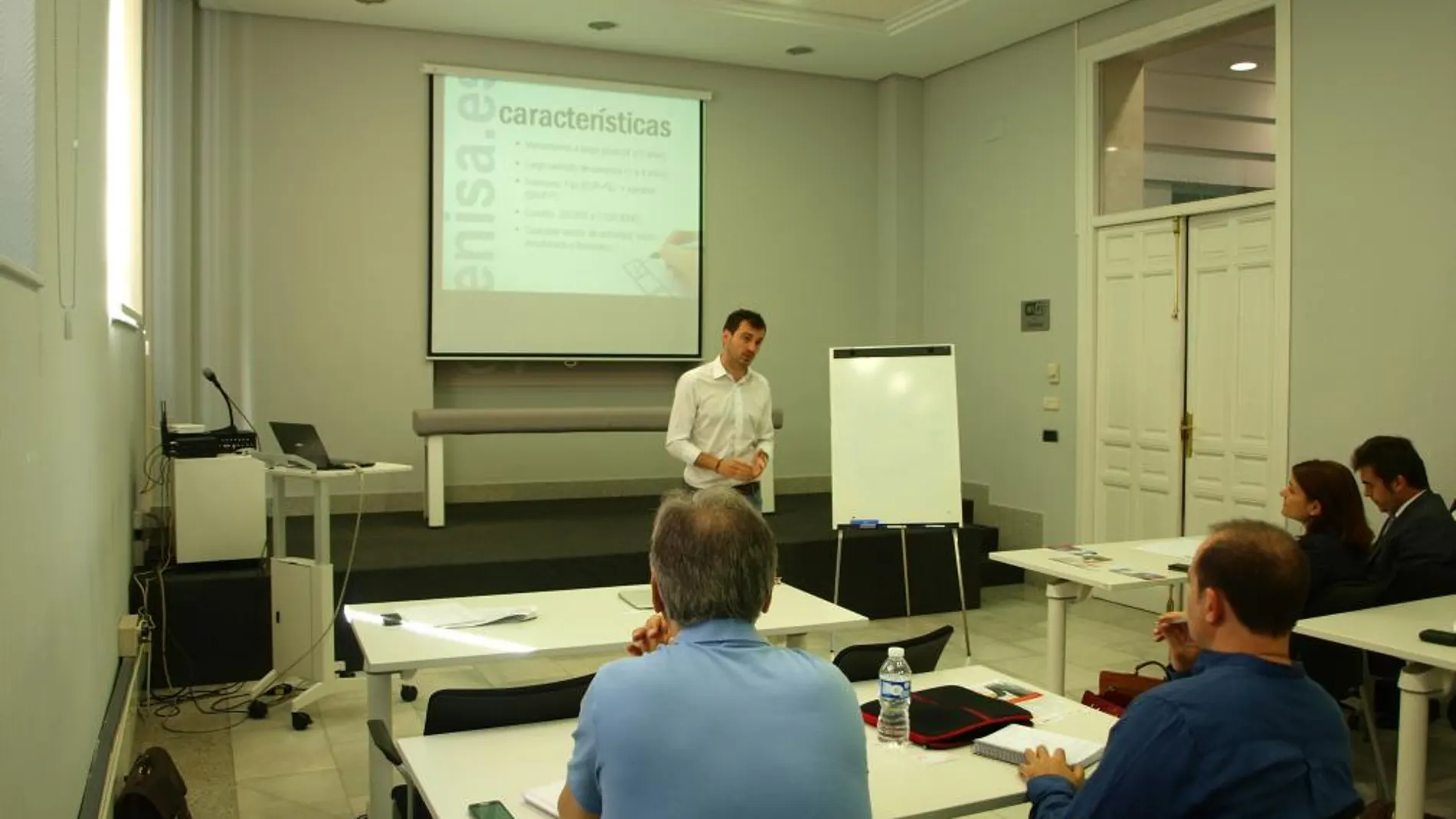 Miquel Costa, presidente de Foro Capital Pymes, impartiendo uno de sus talleres