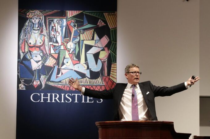 El presidente global de Christie's, Jussi Pylkkänen, durante una subasta