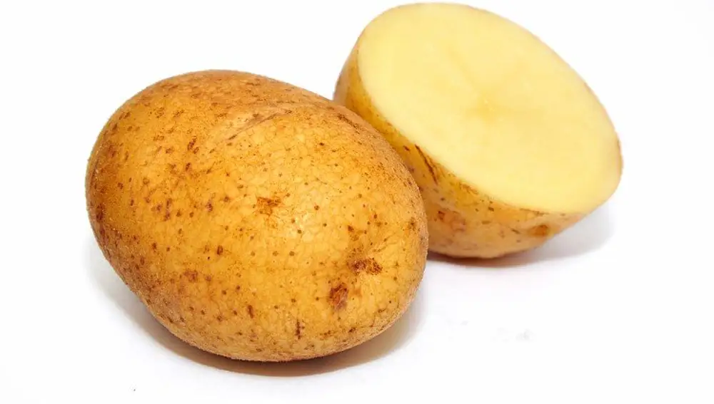 Por qué las patatas se estropean antes si las guardas junto a las cebollas