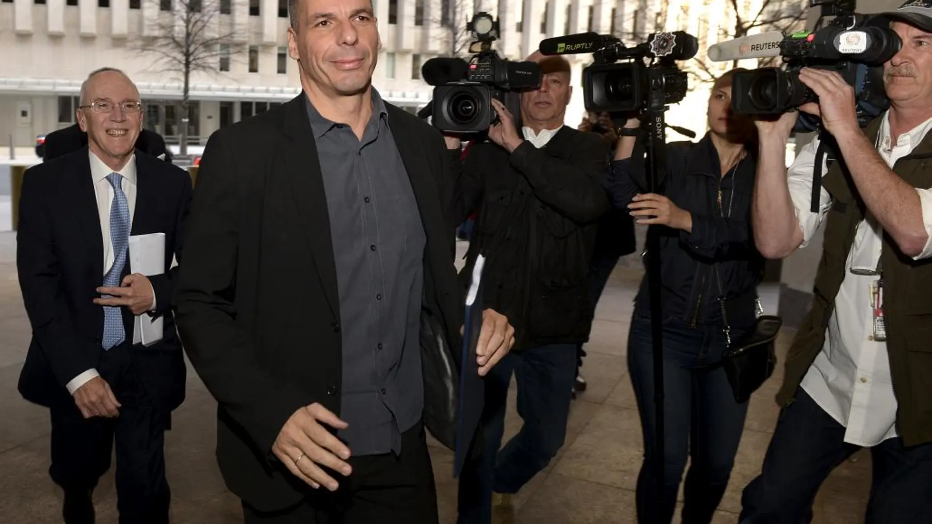 Varoufakis a su llegad a la reunión