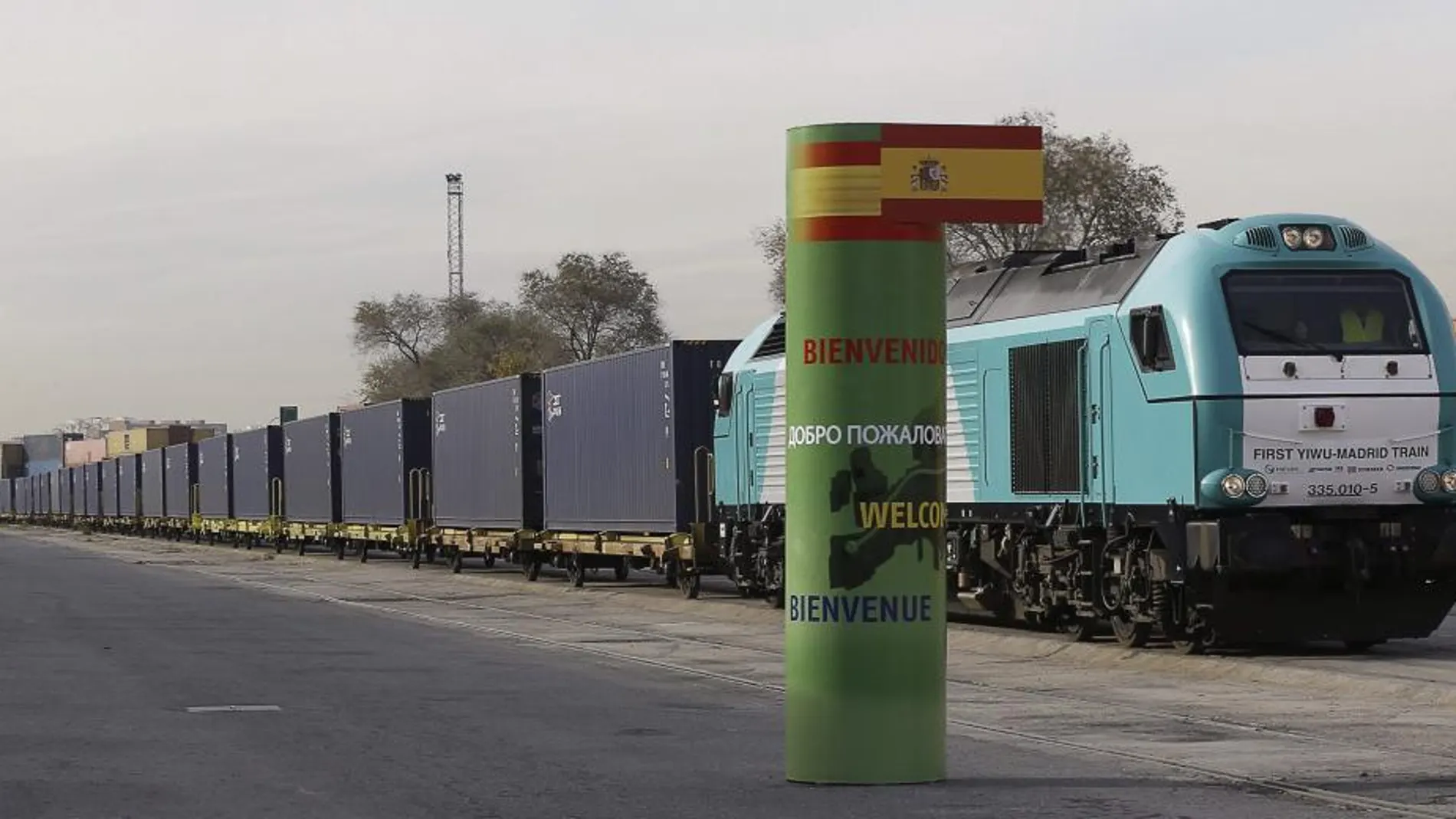 Llegada del primer tren de mercancías directo entre China y España hoy en la estación logística de Abroñigal en Méndez Álvaro