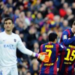 Messi celebra el gol con sus compañeros