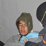 Los náufragos que sufrían leves síntomas de hipotermia, fueron atendidos a bordo de la fragata.