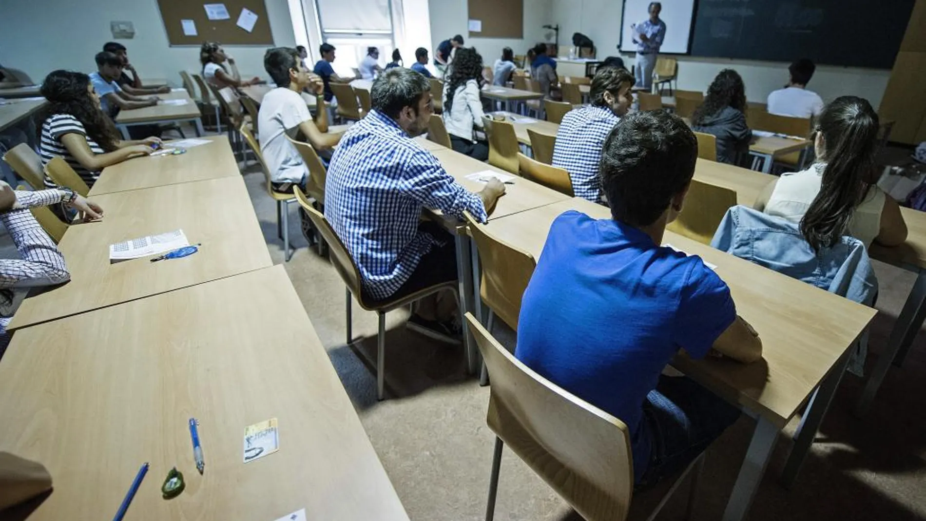 Mujer y joven, el perfil del estudiante español en el extranjero