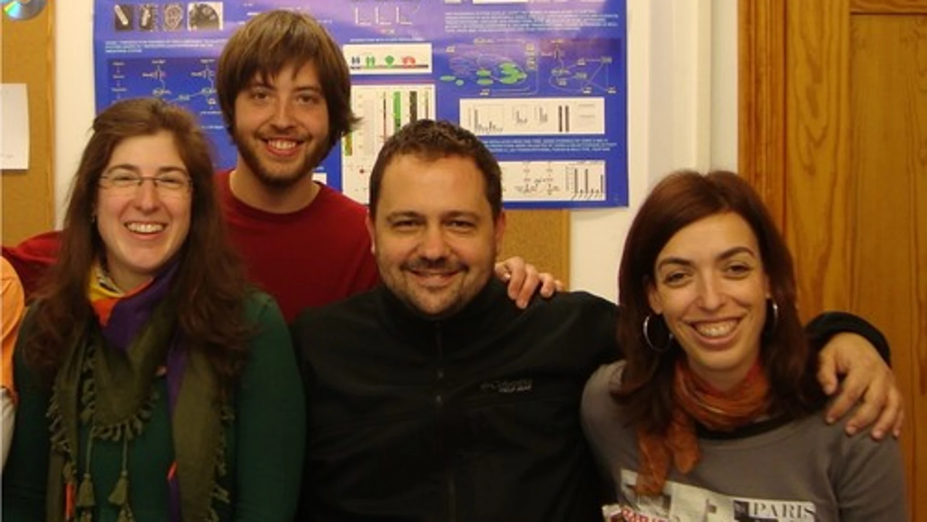 De izquierda a derecha, Rocío Romero Zaliz, Javier Arnedo, Igor Zwir y Coral del Val, investigadores de la Universidad de Granada