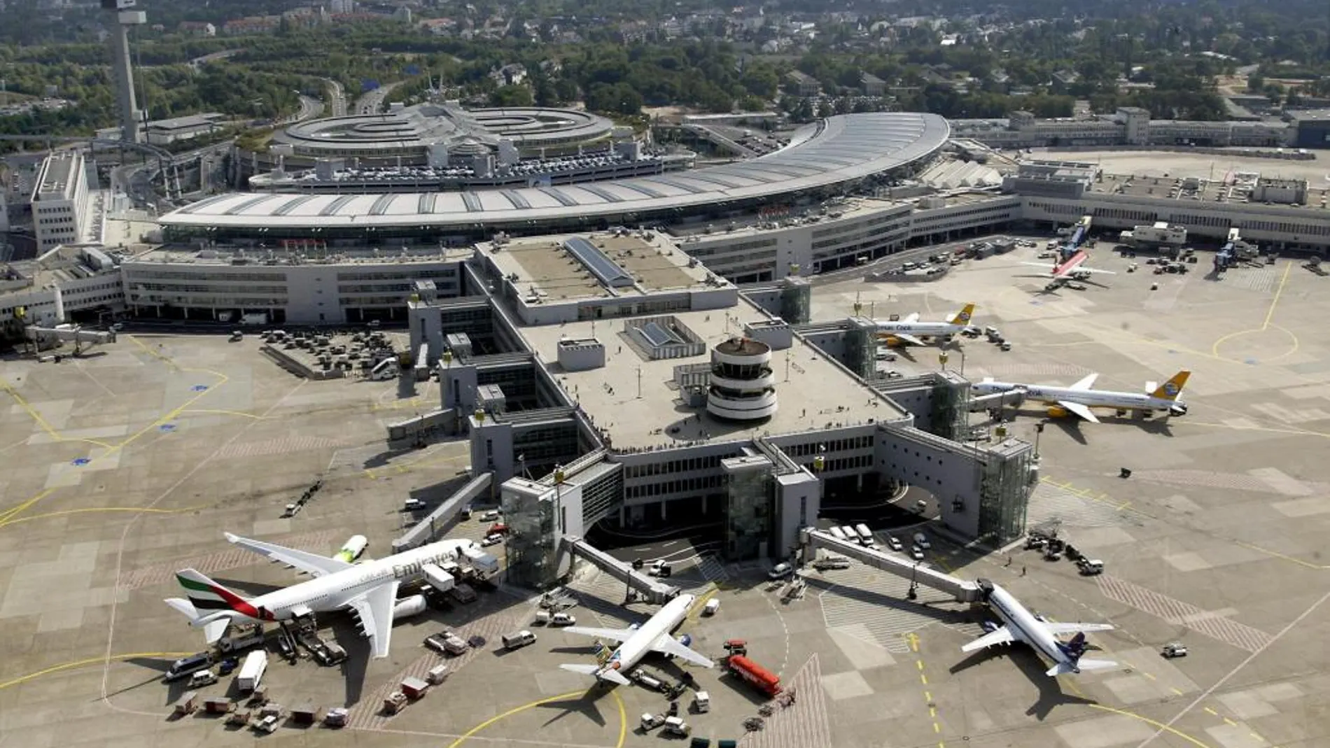 Vista aérea del aeropuerto de Düsseldorf donde ha sido detenido el presunto terrorista