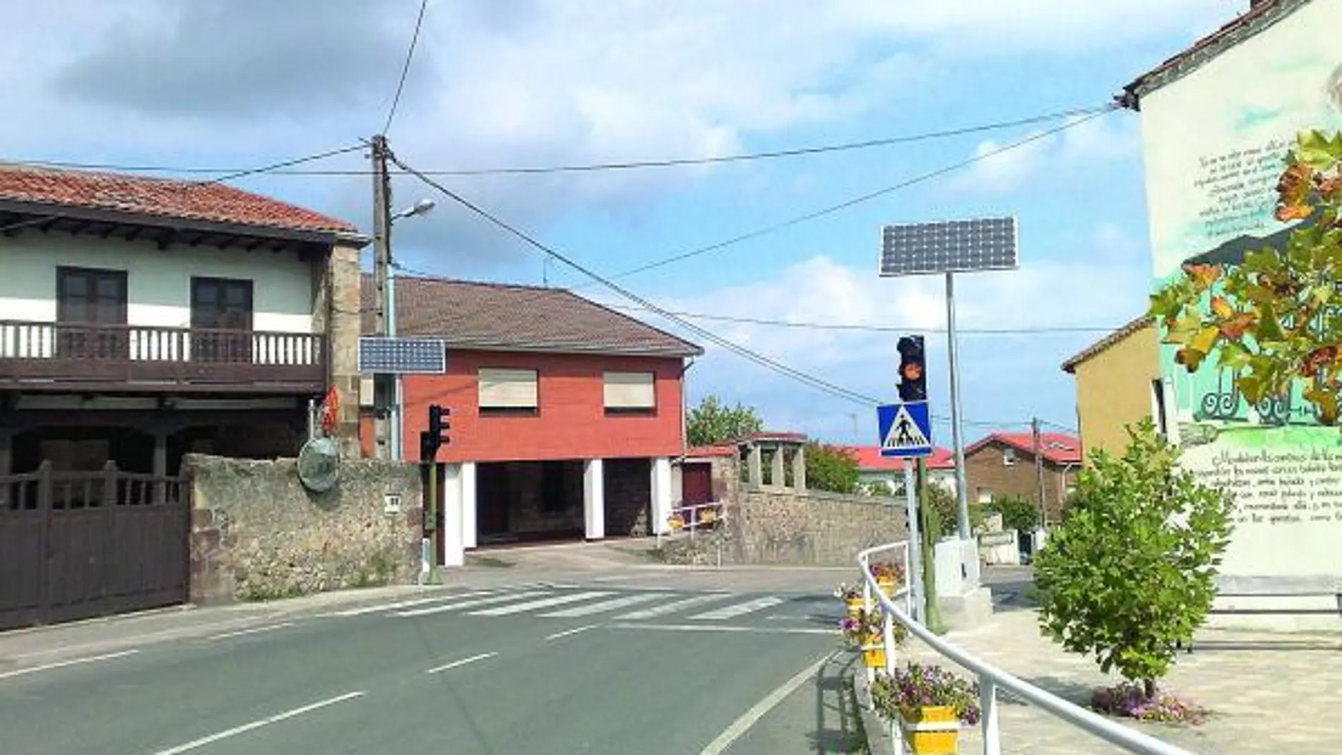 La compañía Dener Ingeniería ha ganado uno de los «Premios Cantabria» de Medio Ambiente por el tipo de discos puestos en el Ayuntamiento de Polanco