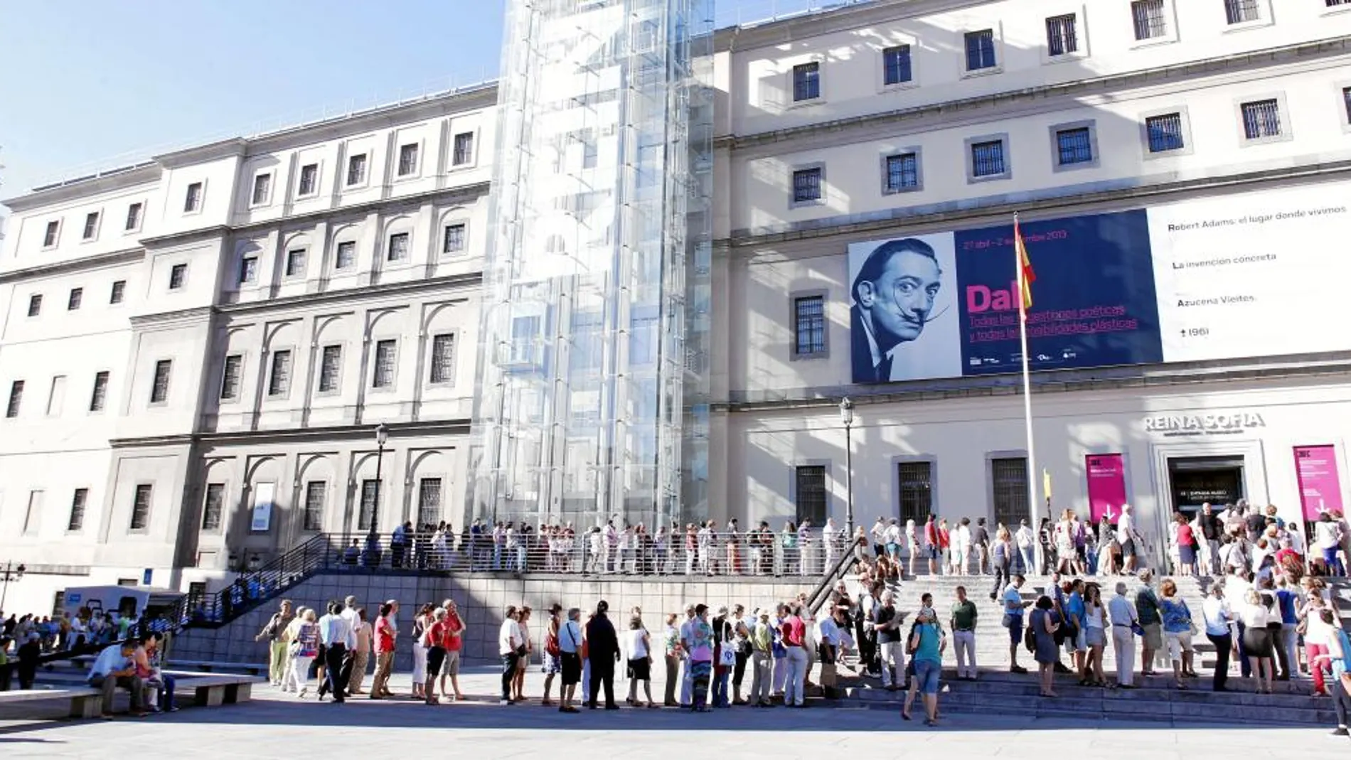 Colas de visitantes en 2013 para «Dalí», que batió récords