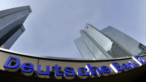 Fotografía de archivo facilitada hoy, lunes 19 de mayo de 2014, que muestra el edificio que alberga la sede del primer banco alemán, Deutsche Bank, en Fráncfort