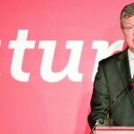 Laszlo Andor durante su intervención, ayer, en la cumbre del 40 aniversario de la Confederación Europea de Sindicatos en Madrid