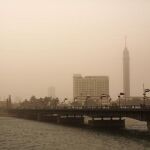 Vista general de la ciudad de El Cairo bajo la tormenta de arena