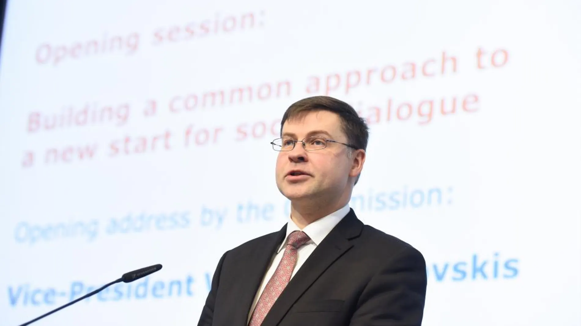 El vicepresidente de la Comisión Europea (CE) para el Euro y el Diálogo Social, Valdis Dombrovskis.