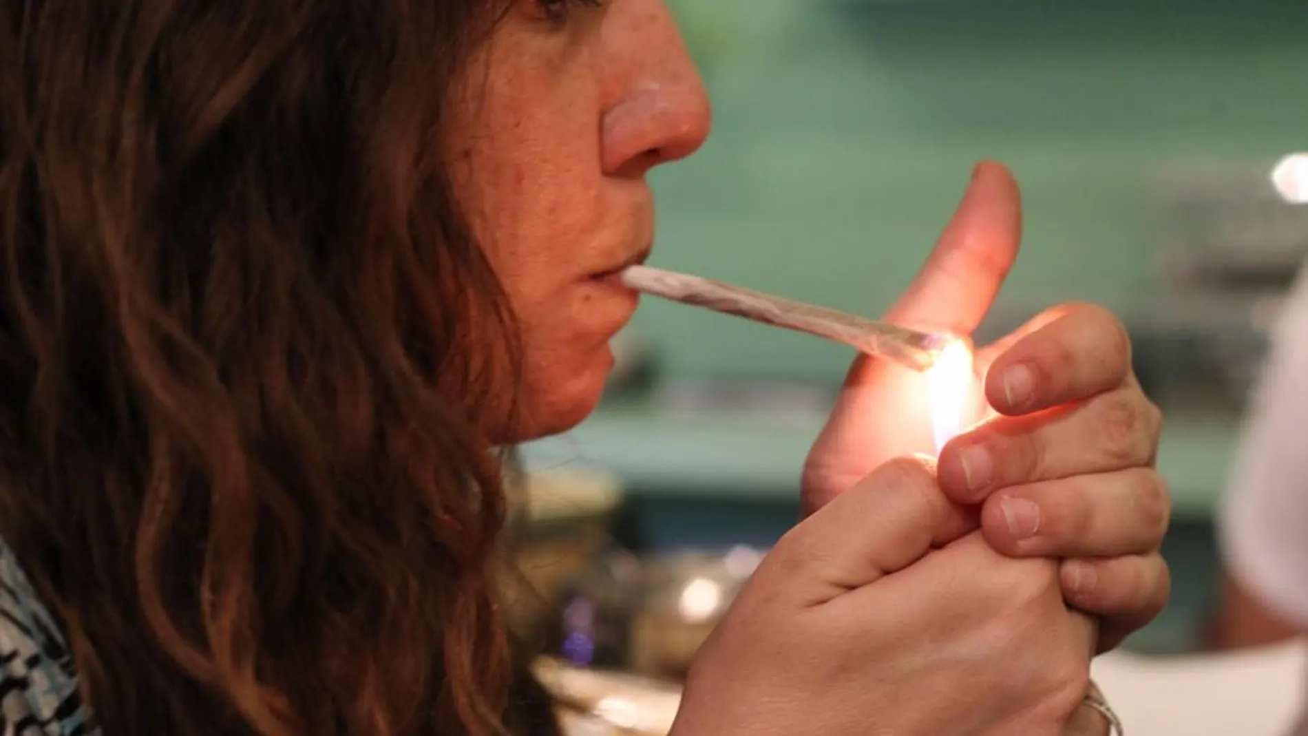 El 36 por ciento de los nuevos consumidores de cannabis son menores de edad