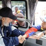 Fidel Castro coincidió con miembros de una delegación venezolana de solidaridad con Cuba.
