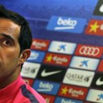 El portero chileno del FC Barcelona, Claudio Bravo, durante la rueda de prensa.