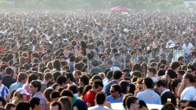 Baja por primera vez en siete años la cifra de «ninis»