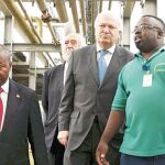 Moratinos homenajea a Fraga a su llegada a Guinea Ecuatorial