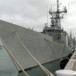 La Armada intercepta a tiros a un barco sospechoso de piratería en Somalia