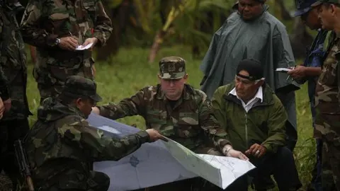 Edén Pastora supervisando las operaciones en el río San Juan