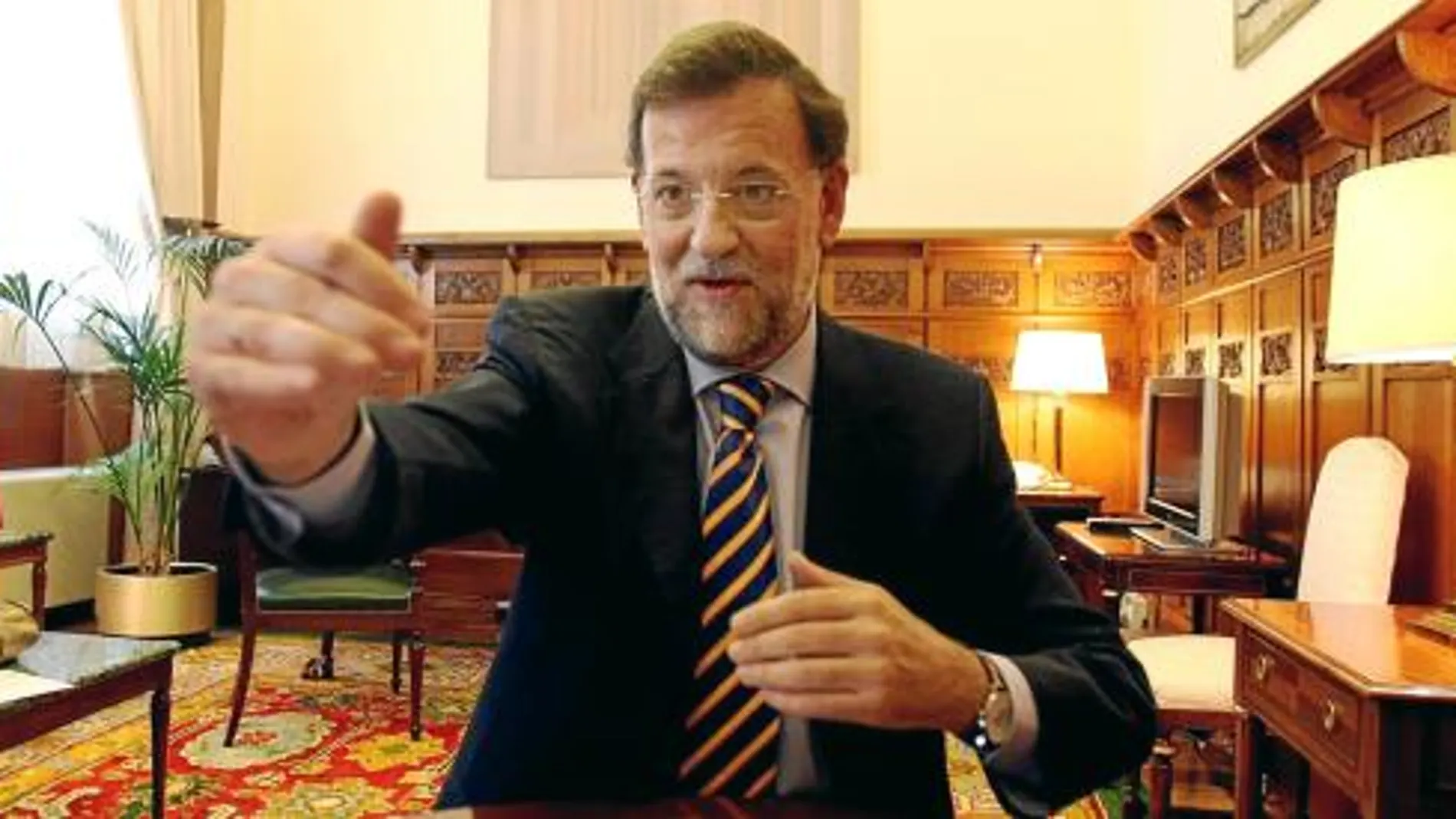 Rajoy: «Mi mujer es la que pone orden en casa»