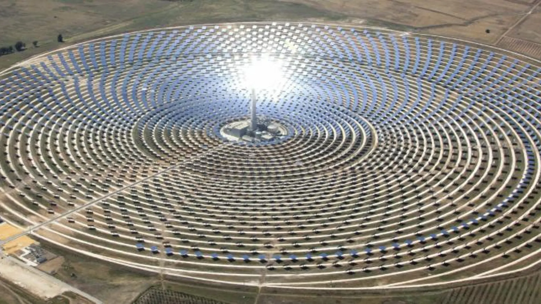 Planta solar termoeléctrica Gemasolar en Fuentes de Andalucía (Sevilla)