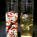El alcohol invierte los efectos de los medicamentos