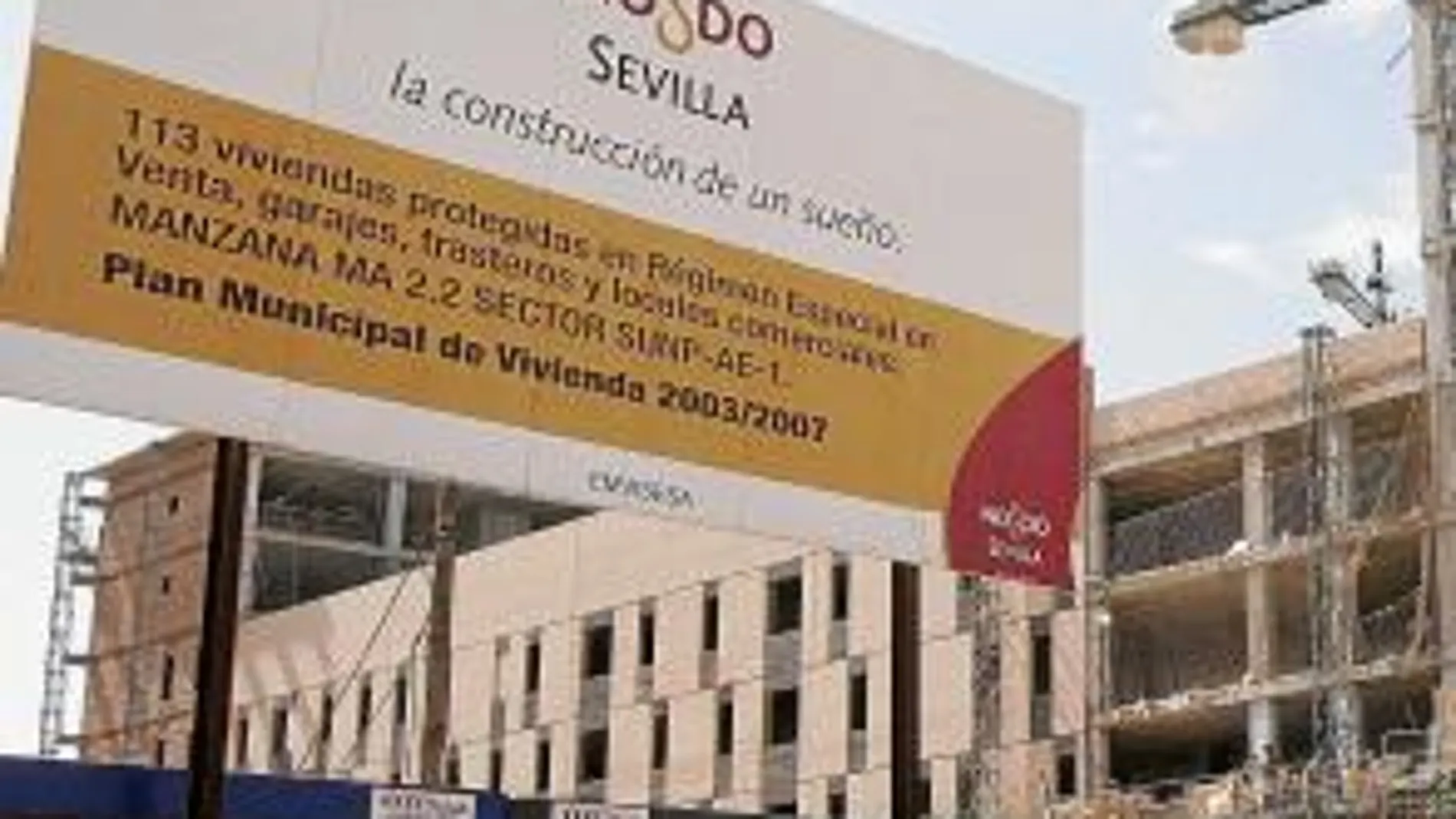 La promoción de viviendas del Polígono Aeropuerto se sorteó en mayo de 2007 y los trabajos acumularon un retraso de hasta un año