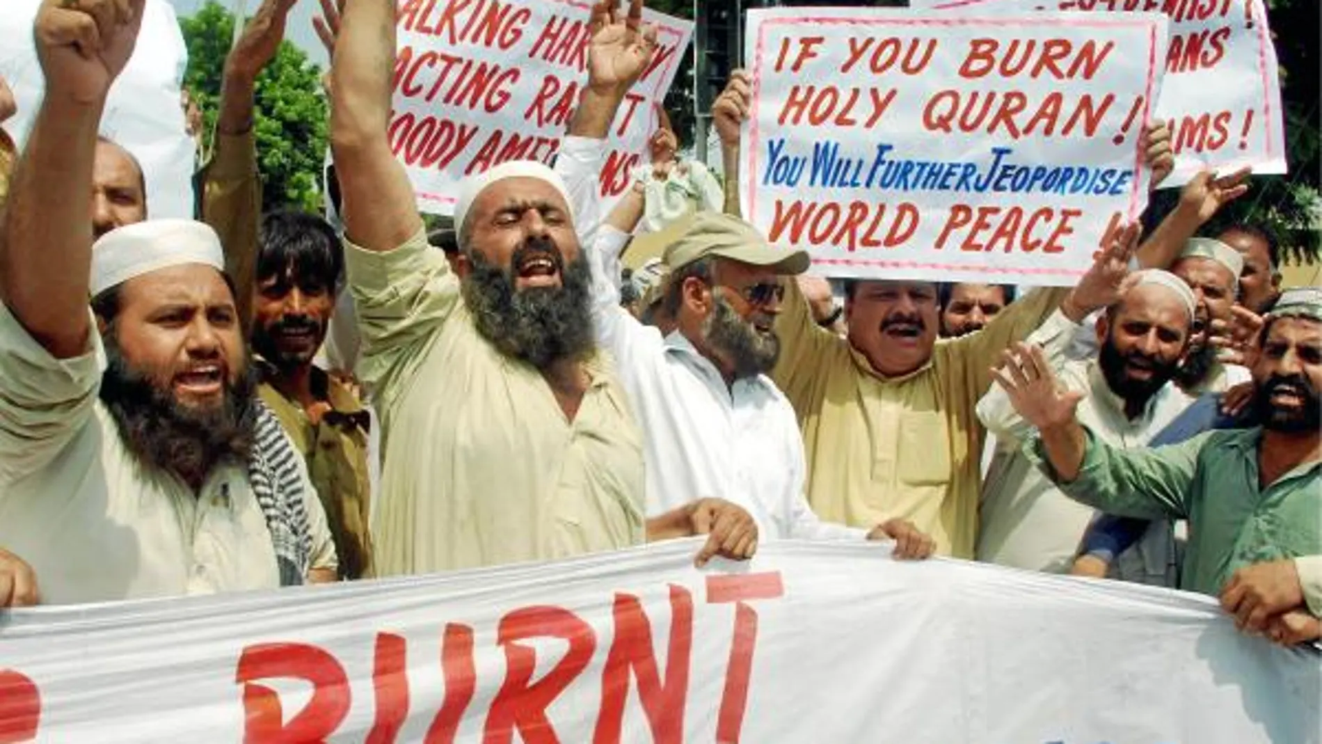 Cientos de personas se manifestaron ayer en Pakistán contra la iniciativa de Terry Jones