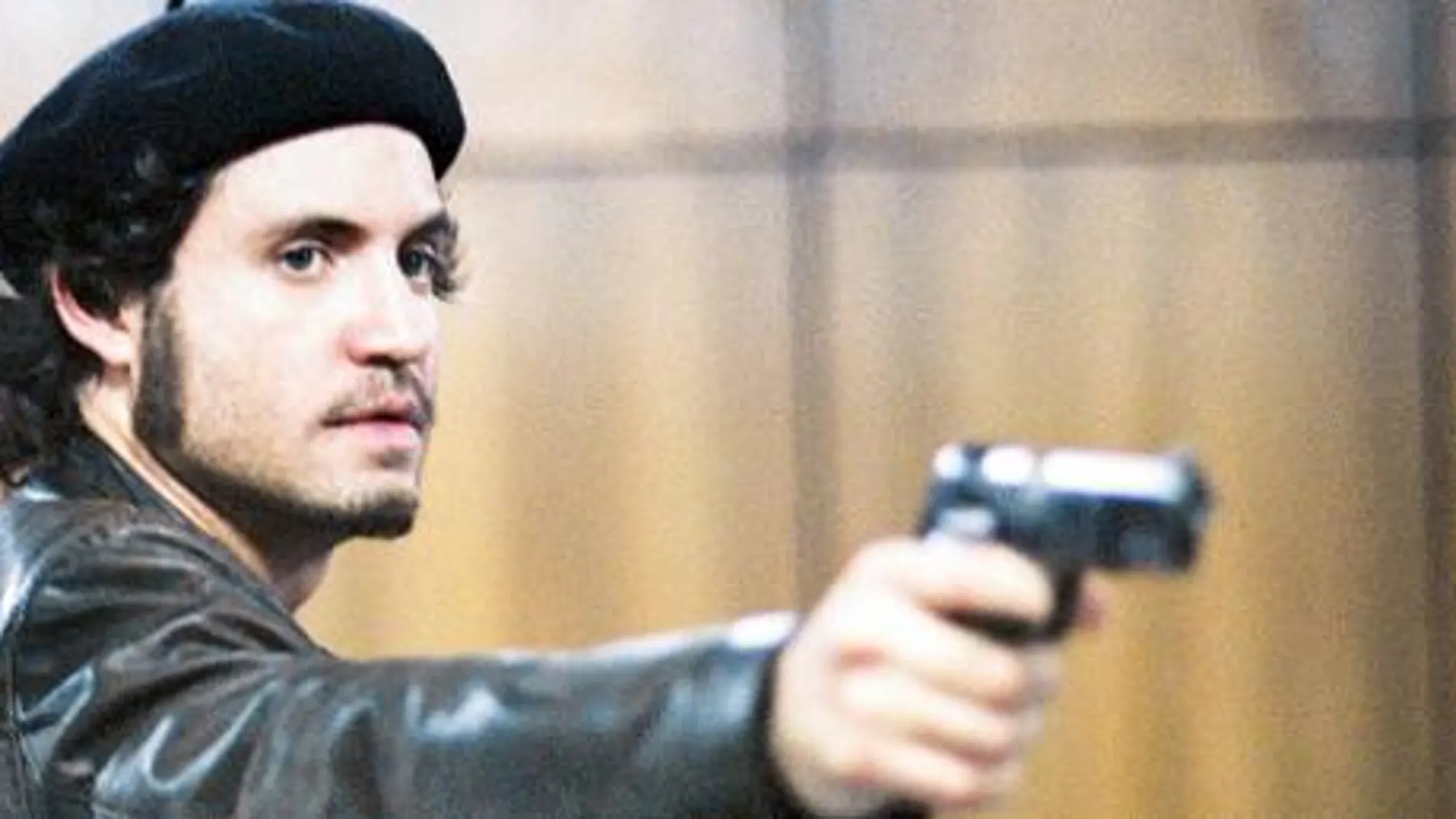 Escena de la película «Carlos», en la que se narra la trepidante vida de uno de los peores terroristas de la historia