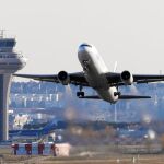 Los aeropuertos funcionan, pero las operaciones sufren tremendos retrasos