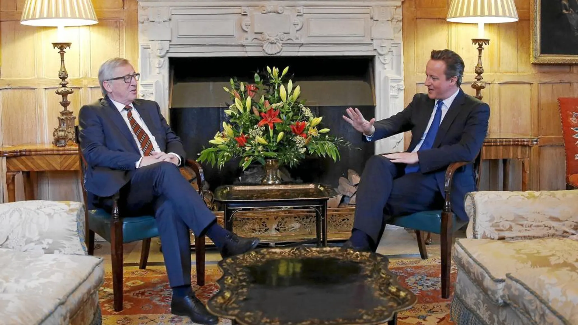 Cameron recibió ayer al presidente de la Comisión Europea, Jean-Claude Juncker, en Chequers