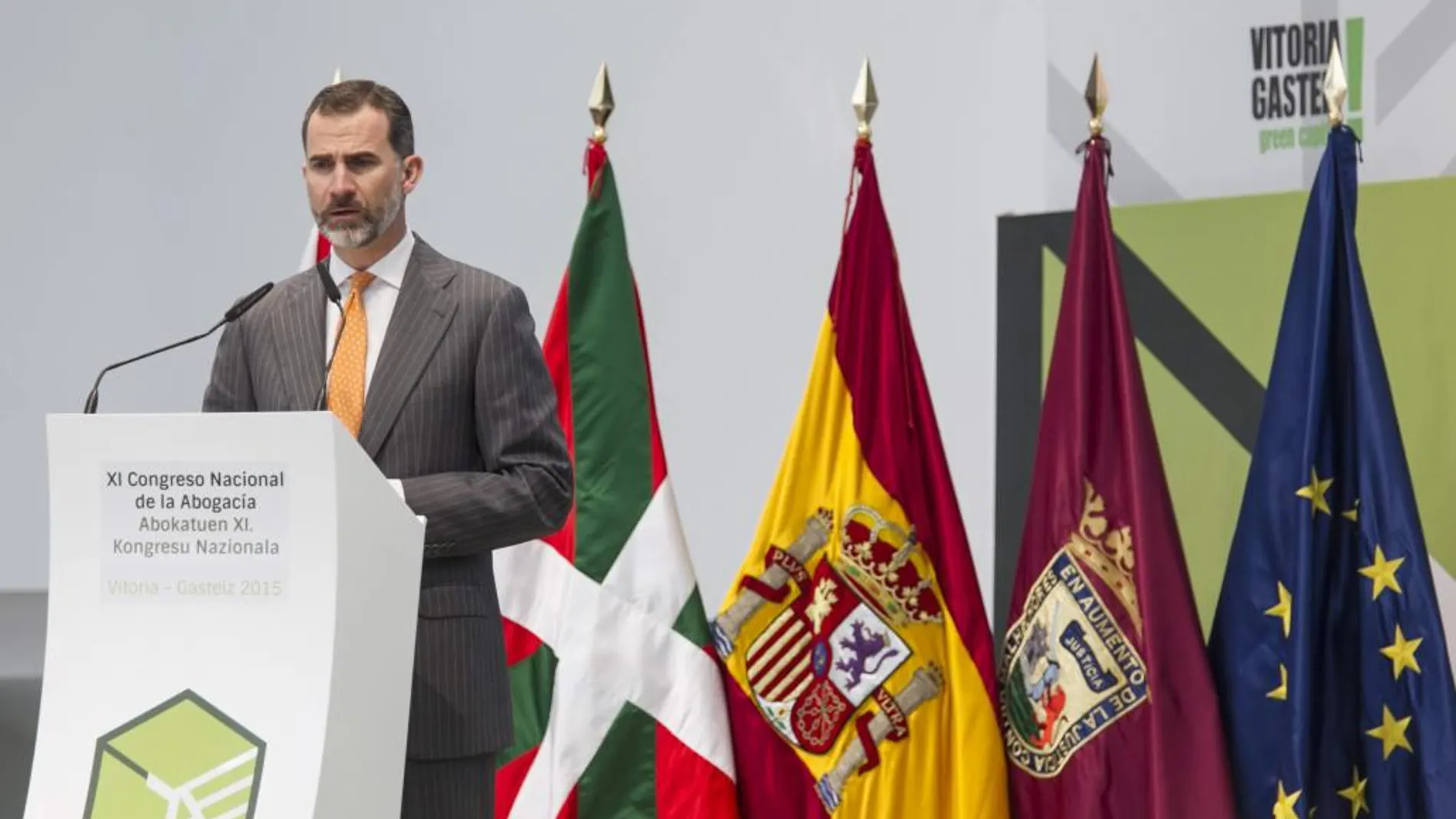 El Rey durante su intervención en la inauguración hoy en Vitoria del XI Congreso Nacional de la Abogacía
