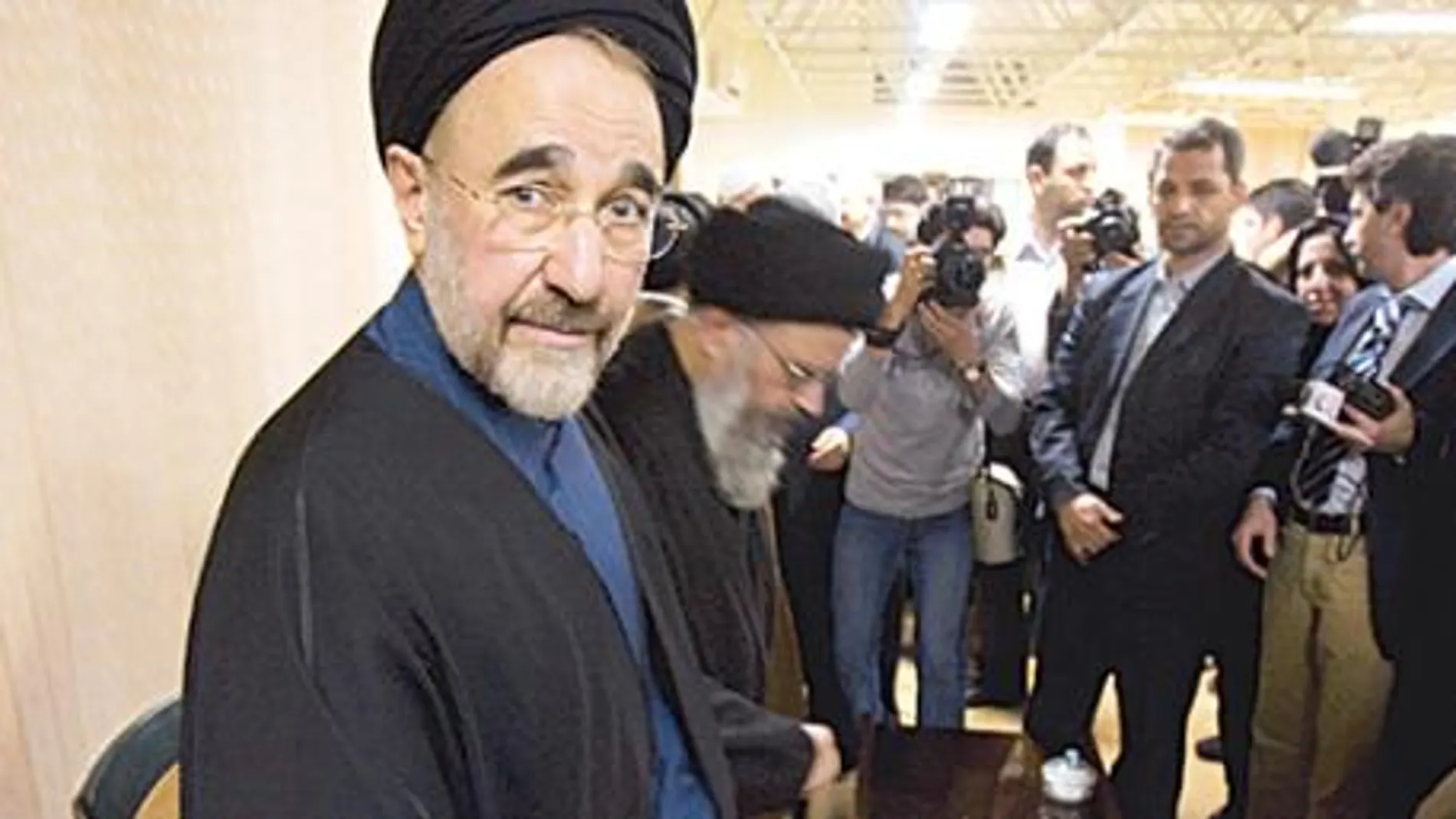 Jatami pide un referéndum sobre la legitimidad de Ahmadineyad