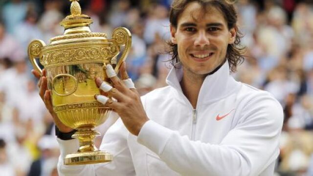 Rafa Nadal con el trofeo