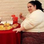 Dos pavos y dos jamones: el menú para ser la más gorda del mundo