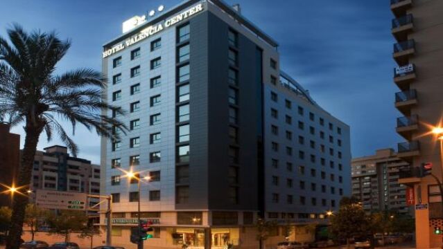 Los hoteleros piden rebajas en el IBI y otras tasas municipales