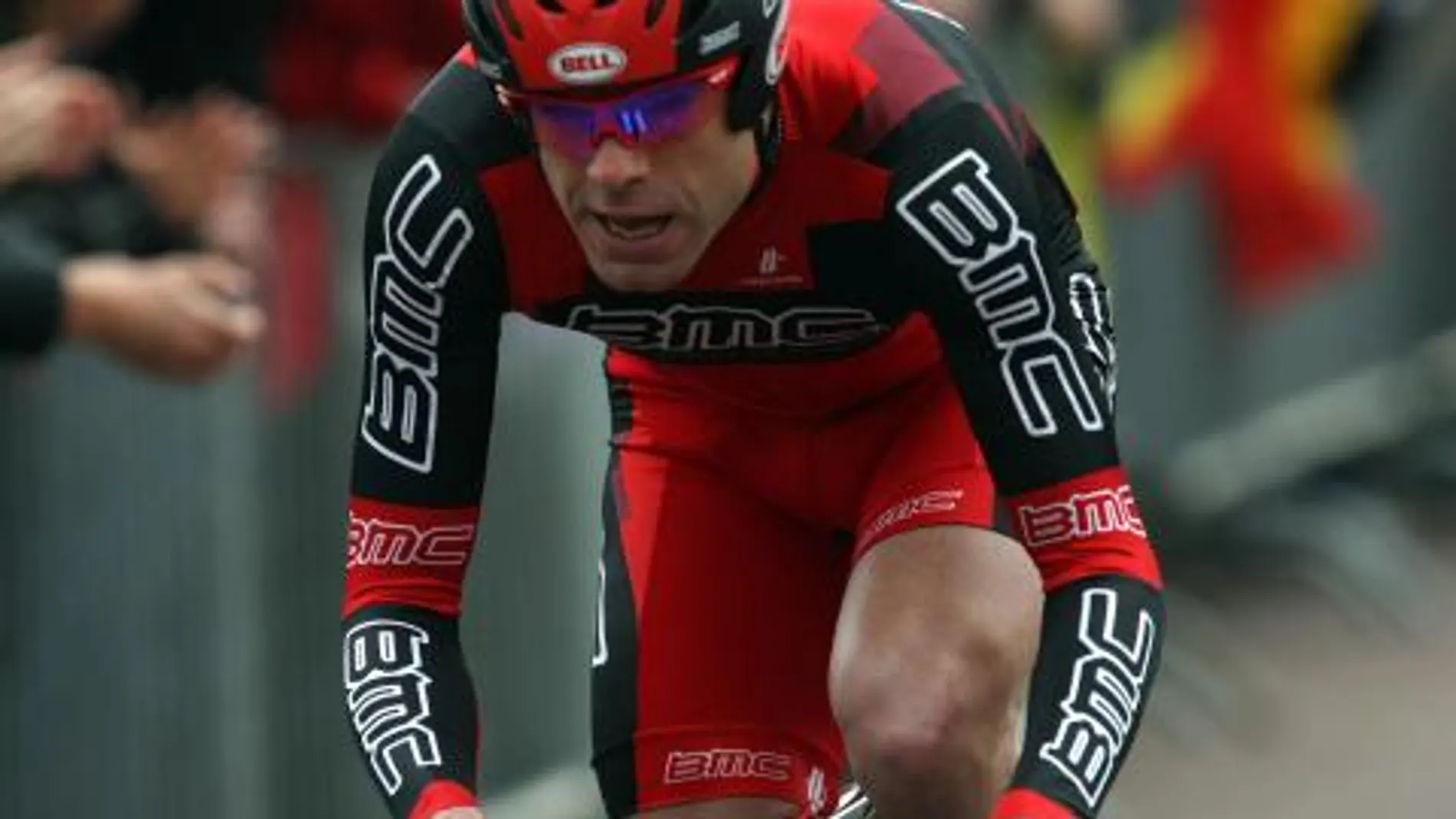 Cadel Evans se coloca líder