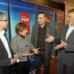Miguel Alejo, junto a responsables de la corporación local del PSOE de Zamora