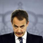 Zapatero, pese a la crisis, conserva el número de ministerios de su anterior Gobierno